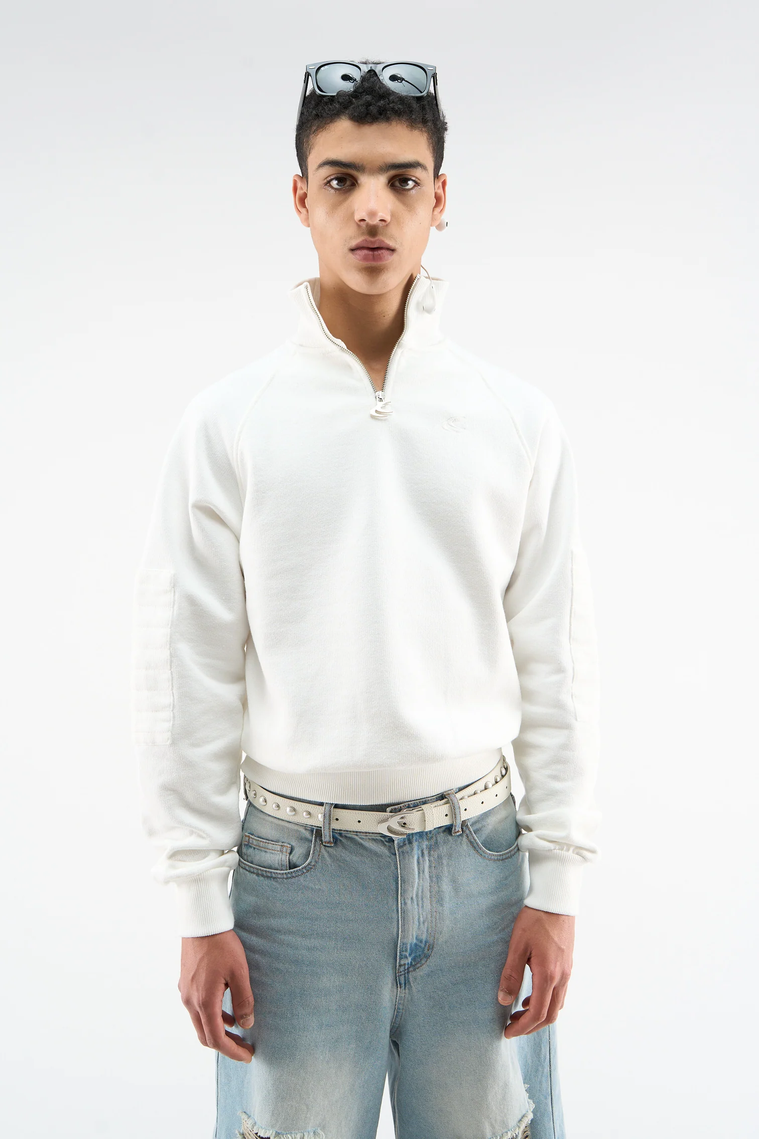 Bow Quarter Ecru Zip