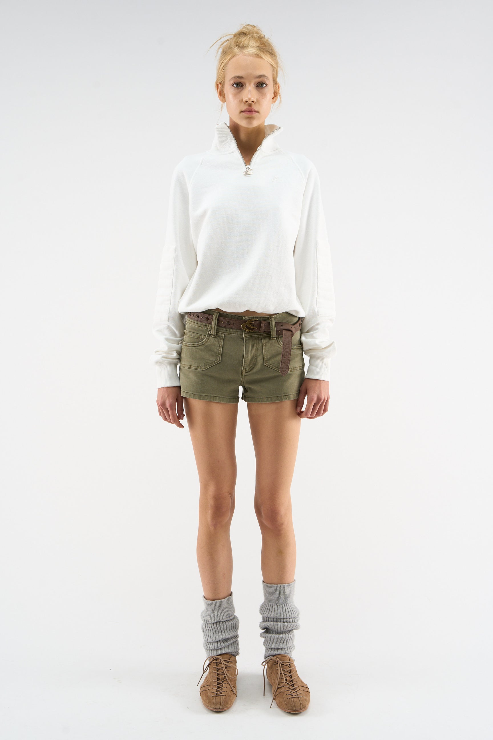Bow Quarter Ecru Zip