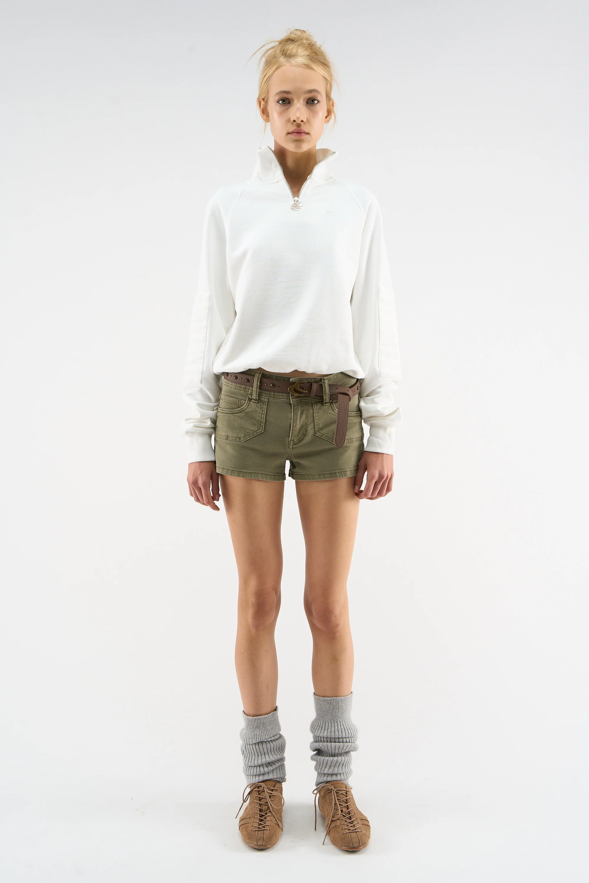 Bow Quarter Ecru Zip